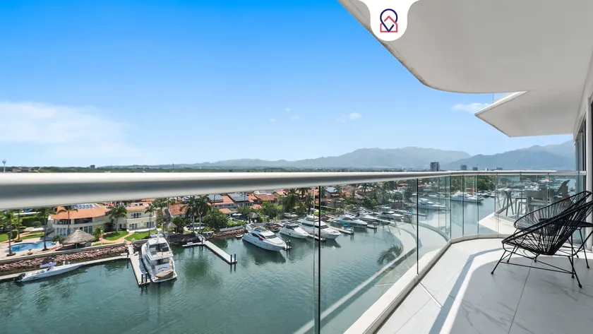 Luxury in Marina Vallarta Gym Roof Pool & View - Image 1