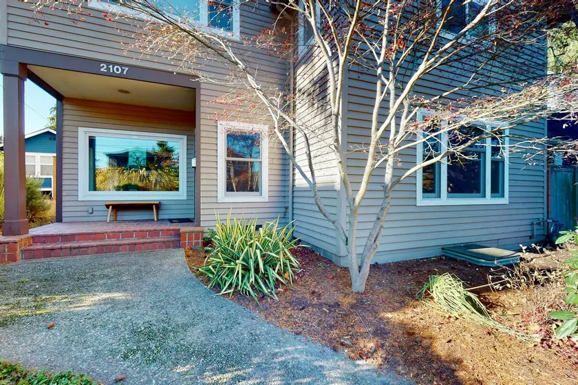 Elegant 3BR Dog Friendly - Patio - Pool Table - Image 1