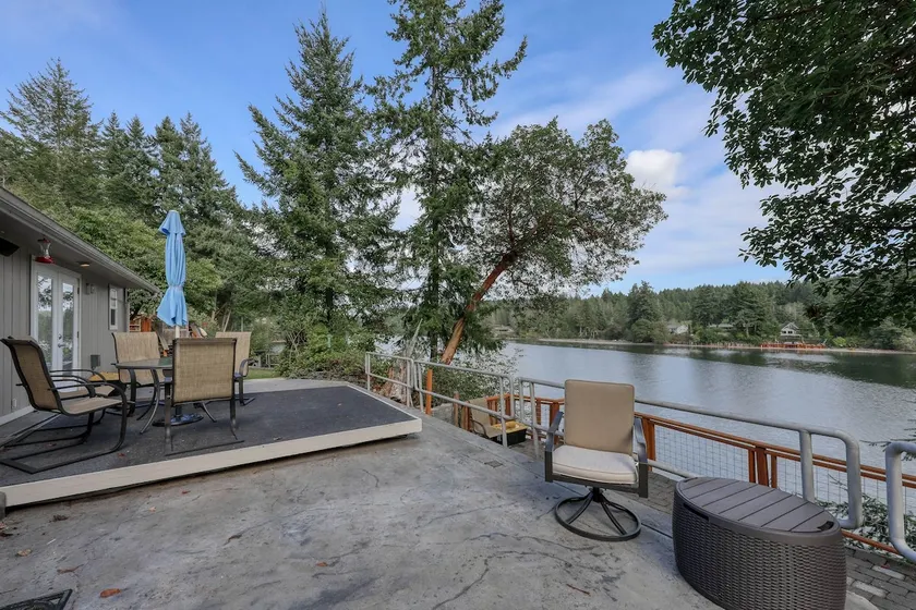 Large 3BR Waterview | Hot Tub | Balcony - Image 1