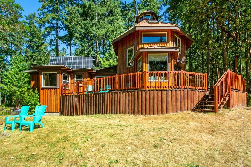 1BR Dog Friendly | WoodStove | Deck | Firepit - Image 1