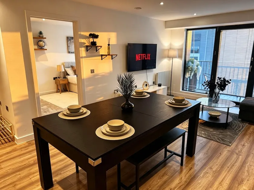 Modern Retreat - Near Elizabeth Line & Heathrow - Image 1