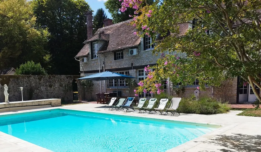 Beautiful chateau residence, nature and absolute comfort - Image 1