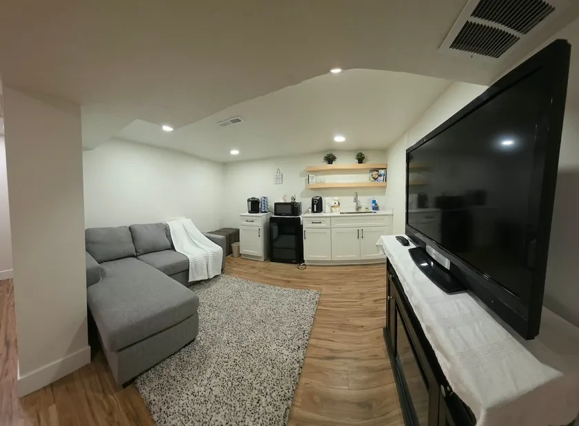 Private 2BR Basement Suite with Jacuzzi, Cinema and Fire Pit - Image 1