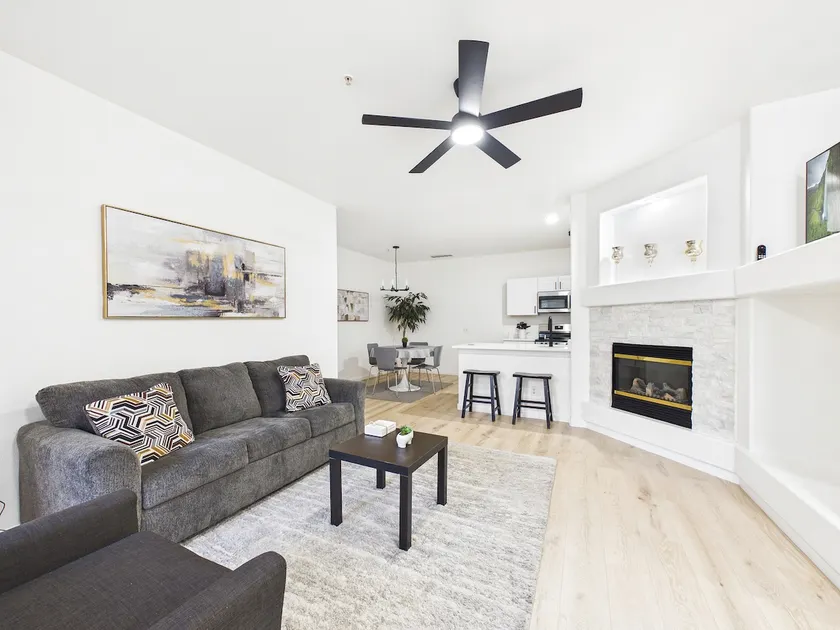 Modern Furnished Condo with 2 Parking Spots - Image 1