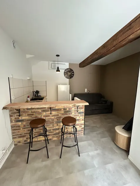 One-bedroom apartment located 15 minutes from Auxerre - Image 1