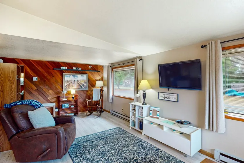 Peaceful 3BR Oceanview Dog Friendly | Deck - Image 1