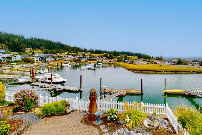 4BR Waterfront Retreat with Sauna and Dock - Image 1
