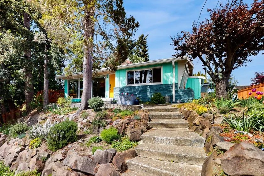 1BR Home- Tranquil Mid-Century retreat - Image 1