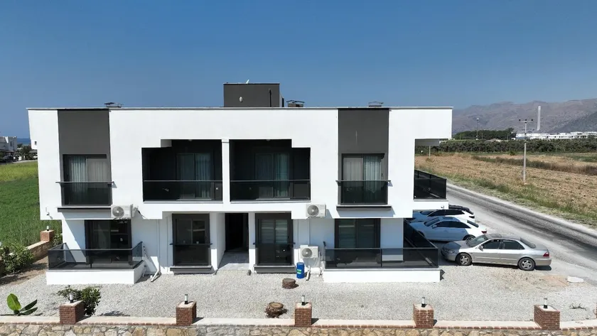 Detached Air-Conditioned Apartment 250 Meters from the Beach - Image 1