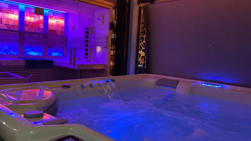 Pêcher Mignon Romantic & Sensory Suite - Image 1