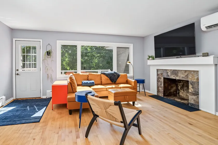 Mid-Century Flair — 4BR house in Menomonie - Image 1