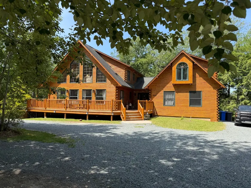 Stunning Handcrafted Cedar Log Cabin One-of-a-Kind - Image 1