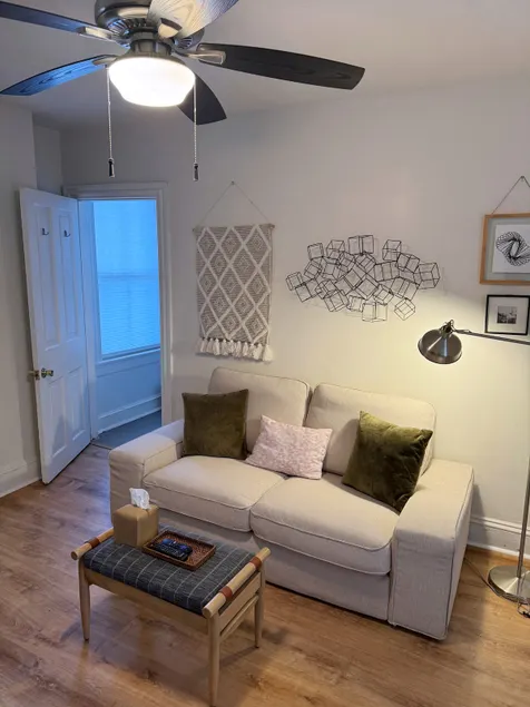 Town & Country I: Private Apt - Minutes From City - Image 1