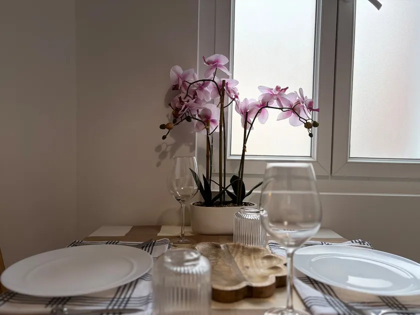 Beautiful studio in Nanterre, near Paris - Image 1