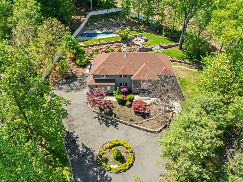 Massive 10BR Estate w/Pool, Hot Tub & Pizza Oven - Image 1