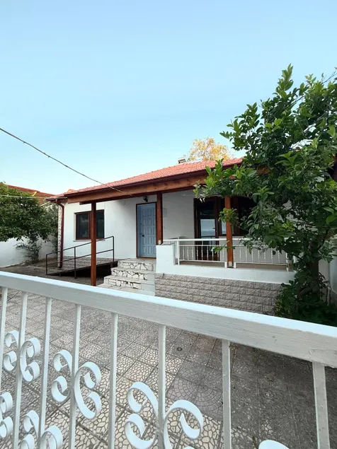 Bademli City Center | Private Garden | Sleeps 7 - Image 1