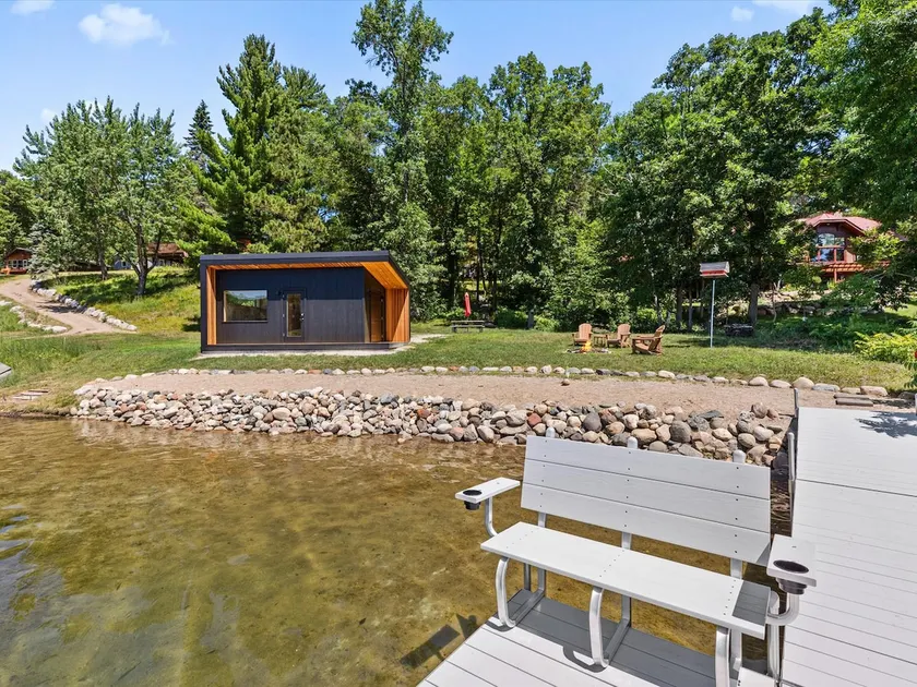 Star Lake Cottage with Sauna & optional Pontoon - Image 1