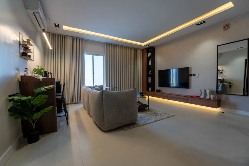 Spacious apartment with jacuzzi - Image 1