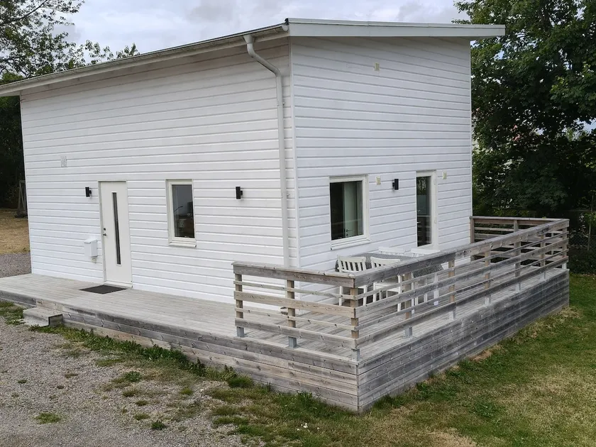 Modern guest house in the countryside - Image 1