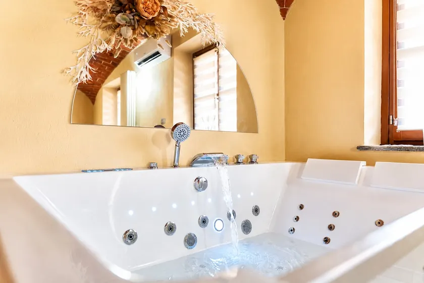 Secret Suite | Private Hot Tub & Relaxation - Image 1