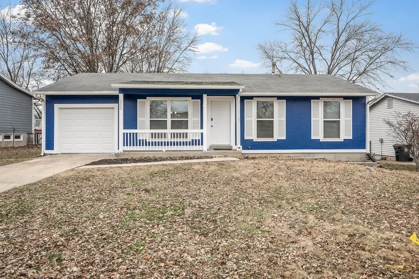 Blair's O'Fallon Blue Bliss 3 Bed 1 Bath Game Room - Image 1