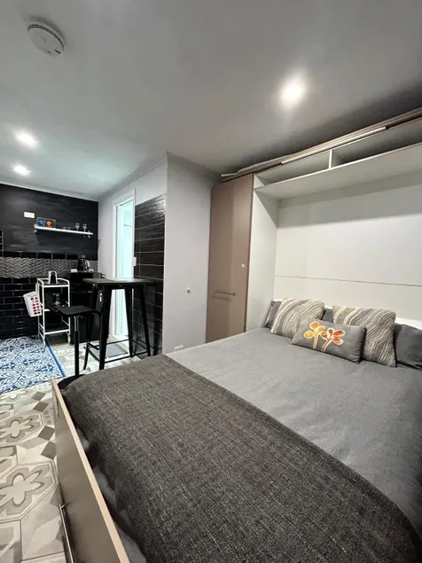Close to Airport &City Petite House 2 guests Max - Image 1