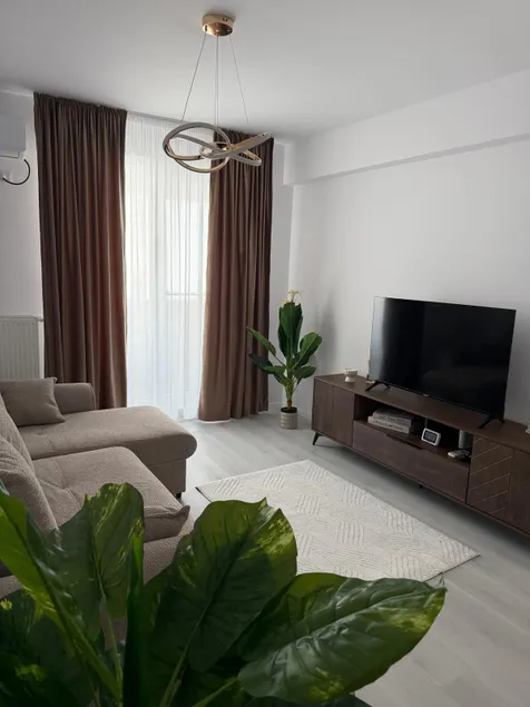 NeSt Elegant + private parking Militari Residence - Image 1