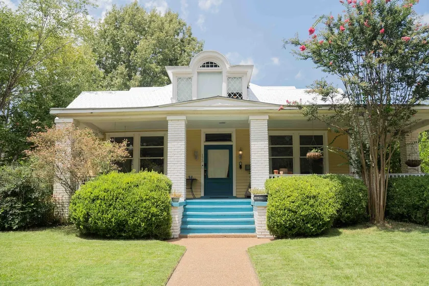Porch swing, 1920s home, walk to live music - Image 1