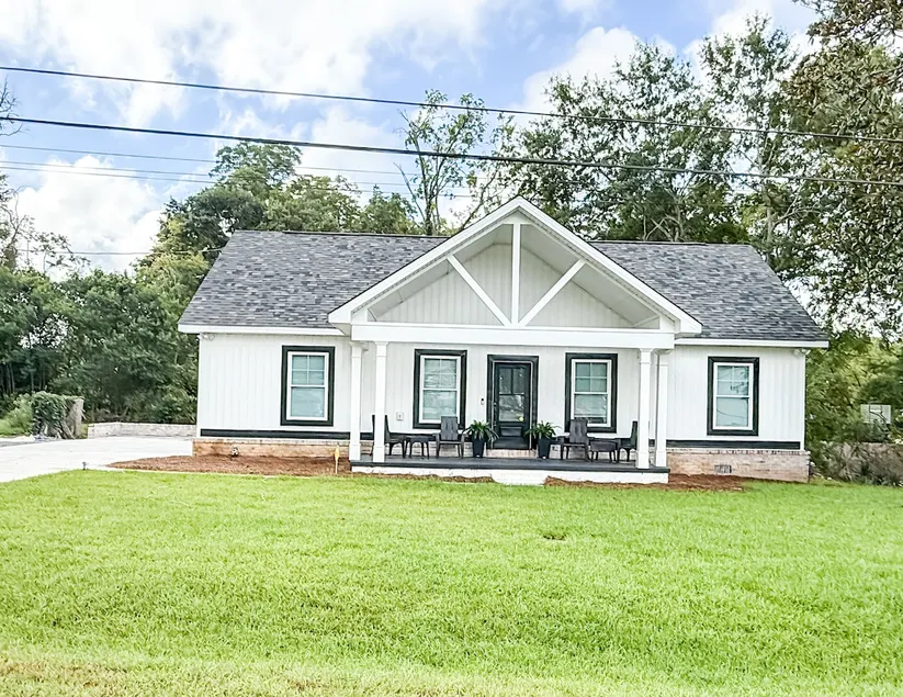 Bobcat Bungalow - Downtown Milledgeville - Image 1