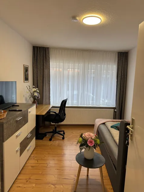 Bright apartment close to the Elbe, near the city center - Image 1