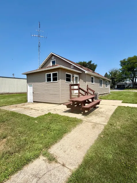 Adorable 4 bedroom home w/ caboose & hot tub - Image 1