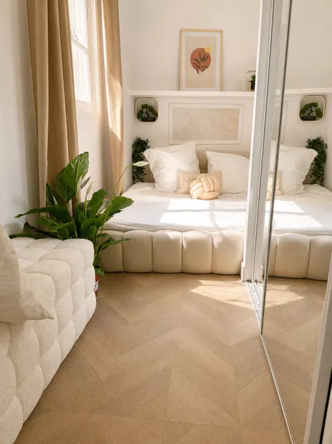 Designer apartment • Parisian patio • Pool - Image 1