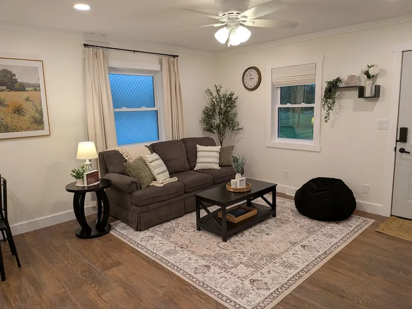 Inviting Country Home Suite with Covered Porch - Image 1