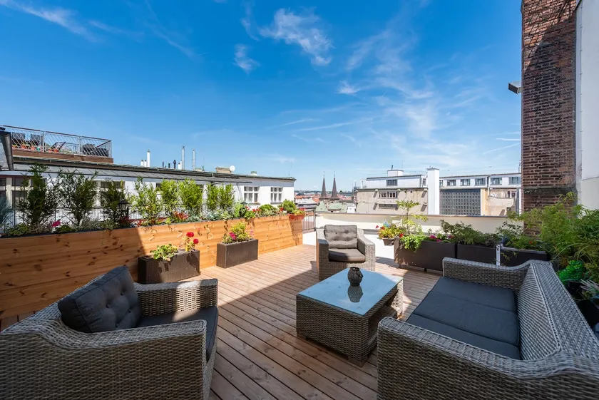 Luxury apartment with balkony and terrace - Image 1