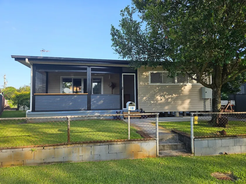 Bongaree Beach Shack - close to the bridge! - Image 1