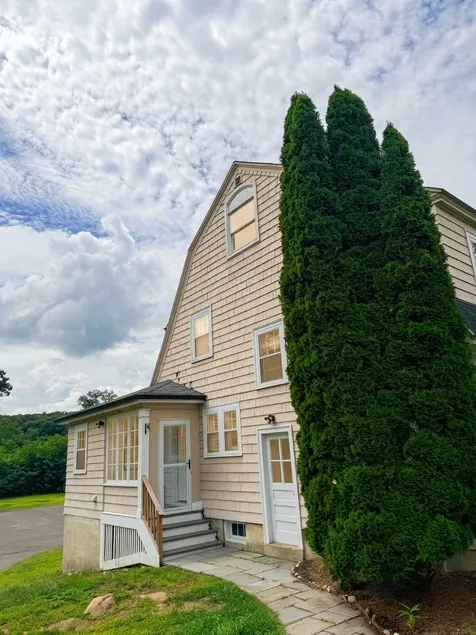 Farmington Getaway - 2BR w/ Private Deck - Image 1