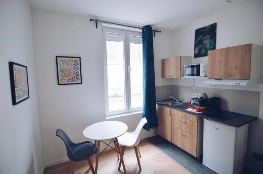 Spacious studio close to downtown AFPA2 - Image 1