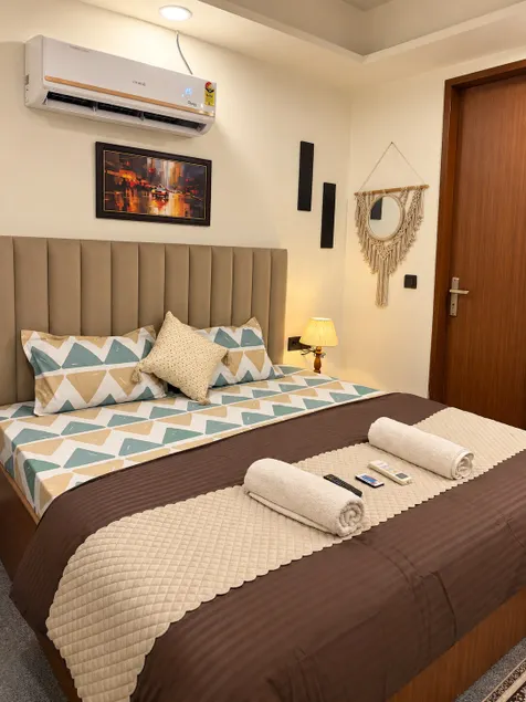 The Cozy Stay 001 | Luxury Studio | Near Medanta - Image 1