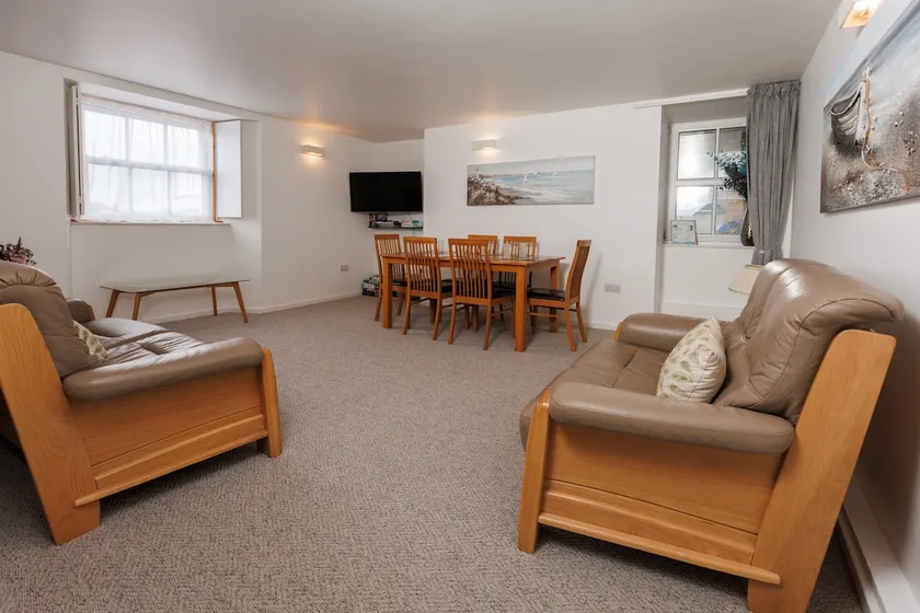 Harbour Haven 2, Historic Landmark Apartment - Image 1