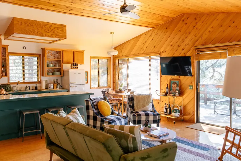 Idyllwild Cabin: HotTub, Fireplace&Mountain Views! - Image 1
