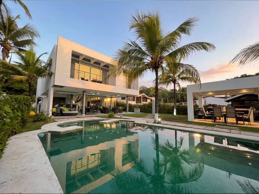The Sunset | Beachfront Villa - Image 1