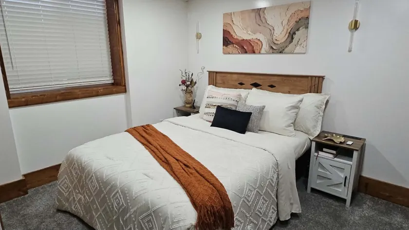 ”Cozy Comfort” Basement Suite-Private Entrance - Image 1