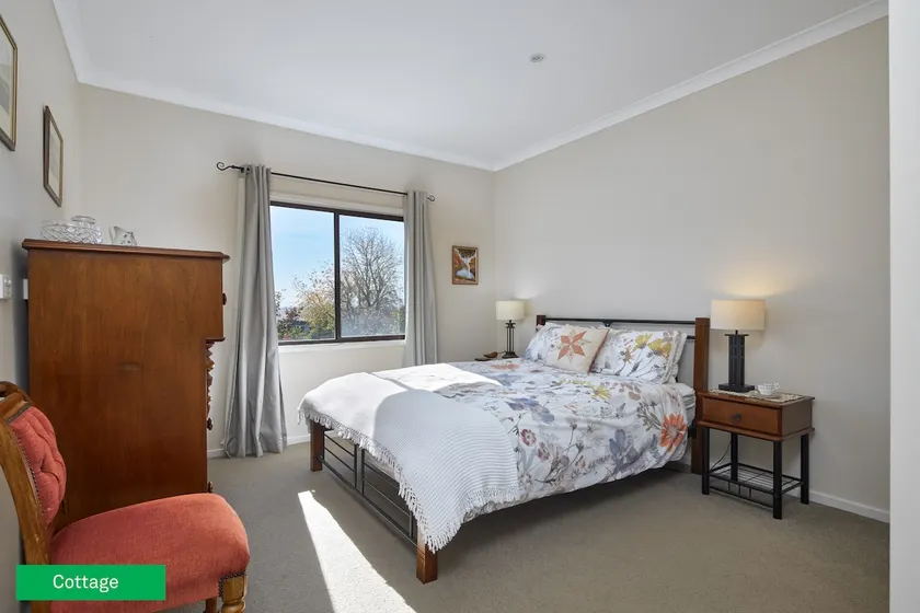 Warragul-Lardner Cottage - Image 1