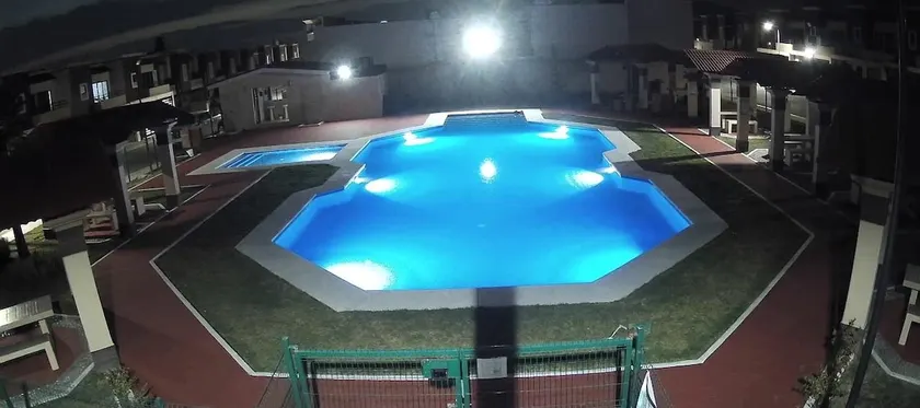 Home with pool, games and guaranteed rest - Image 1