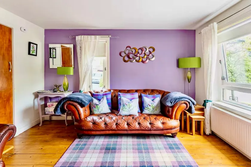 Free Private Parking: Holyroodhouse Palace Apt. - Image 1