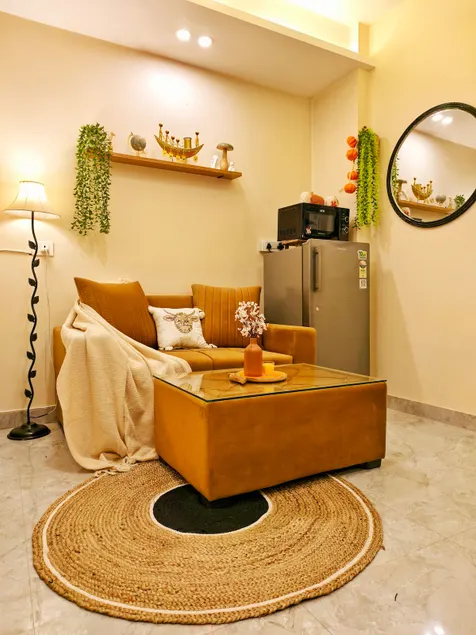 The Cozy Abode | 1BHK Near Metro | Golf Course Rd - Image 1