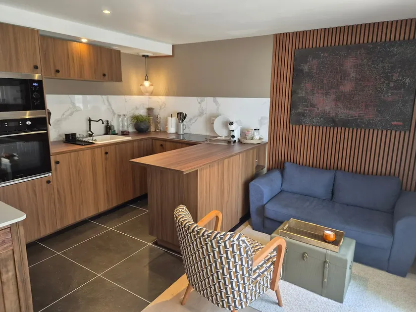 Small, comfortable, and quiet accommodation. - Image 1