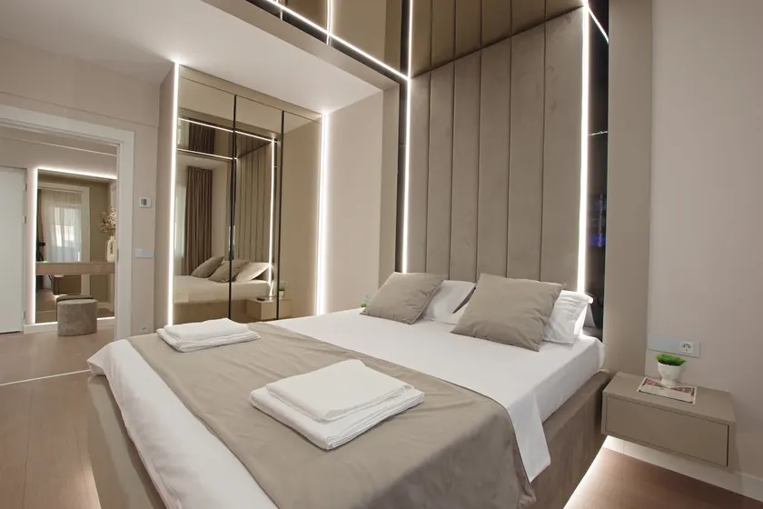 Bacovia Grand Apartment- Free Parking - Image 1