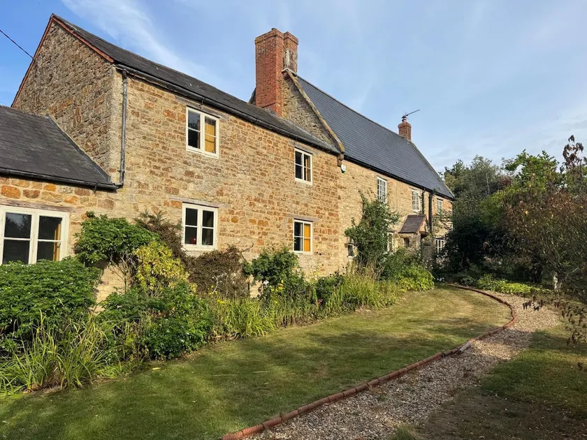 17th Century Farmhouse - Near Silverstone Circuit - Image 1