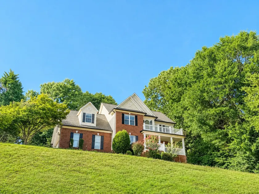 House on the Hill | Lake Views+ Games Room - Image 1